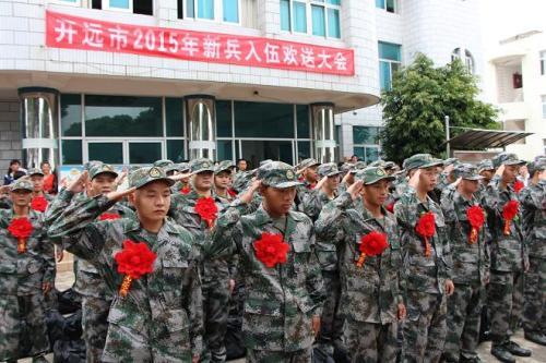 退伍老兵遇到网红打卡,网红打卡引发网友热议