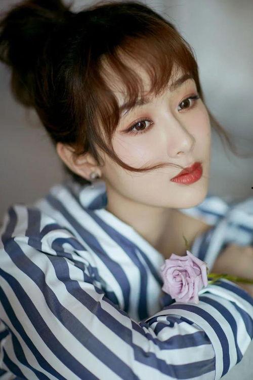 娱乐吃瓜八卦杨紫,娱乐圈的甜蜜瓜果，揭秘她的星途历程